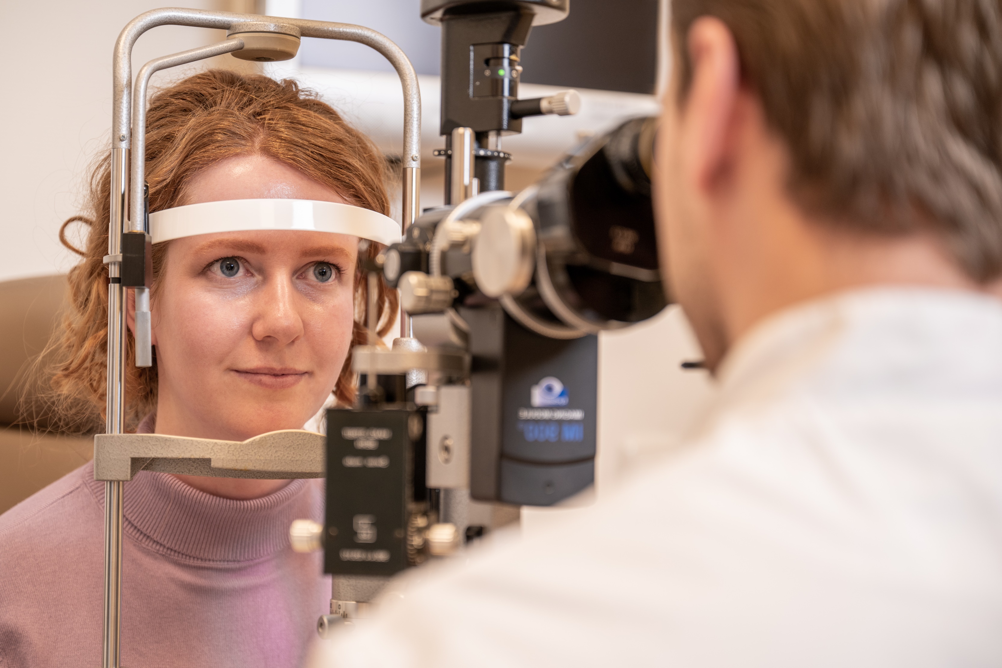 Foto van een oogonderzoek