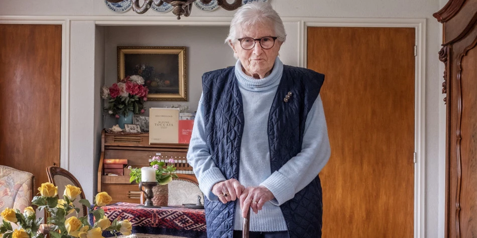 Jenneke den Hartog – De Gier is een van de acht ouderen die hun verhaal deelden voor de fototentoonstelling ‘We moeten praten’.