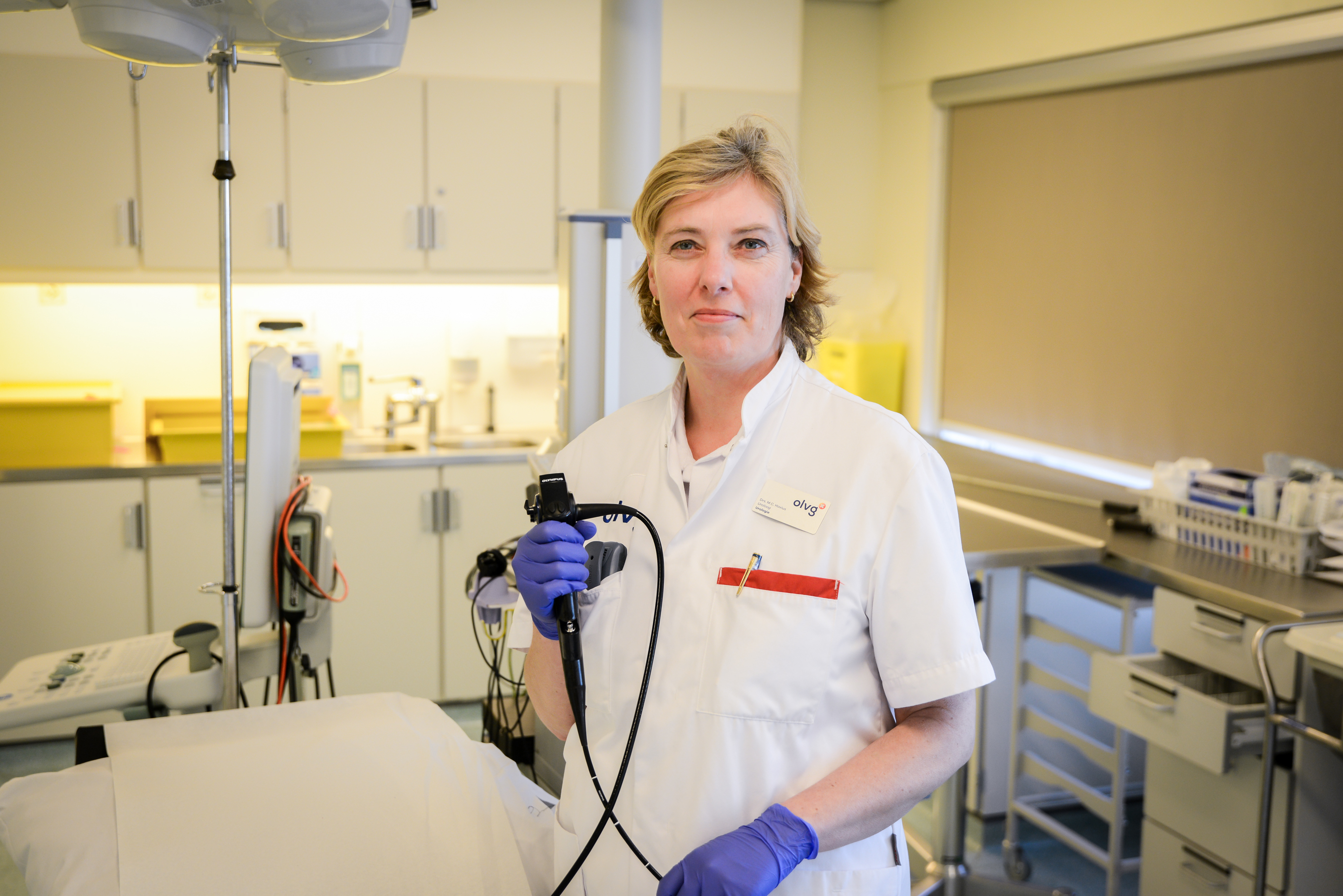 Gynaecoloog Marina Hovius in een behandelkamer